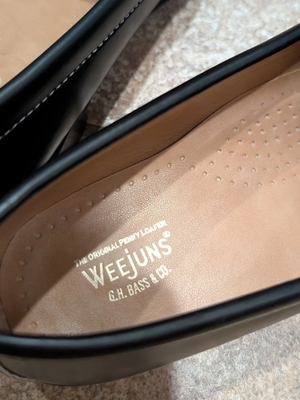 G.H. Bass & Co. Weejuns penny loafers Size 7